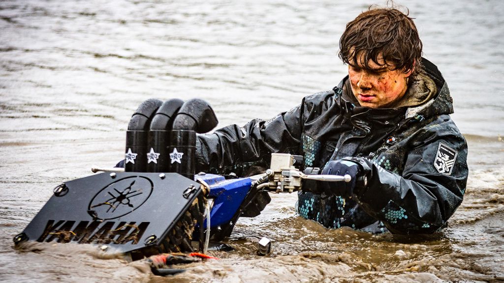 snorkel kit yamaha atv in water.jpg