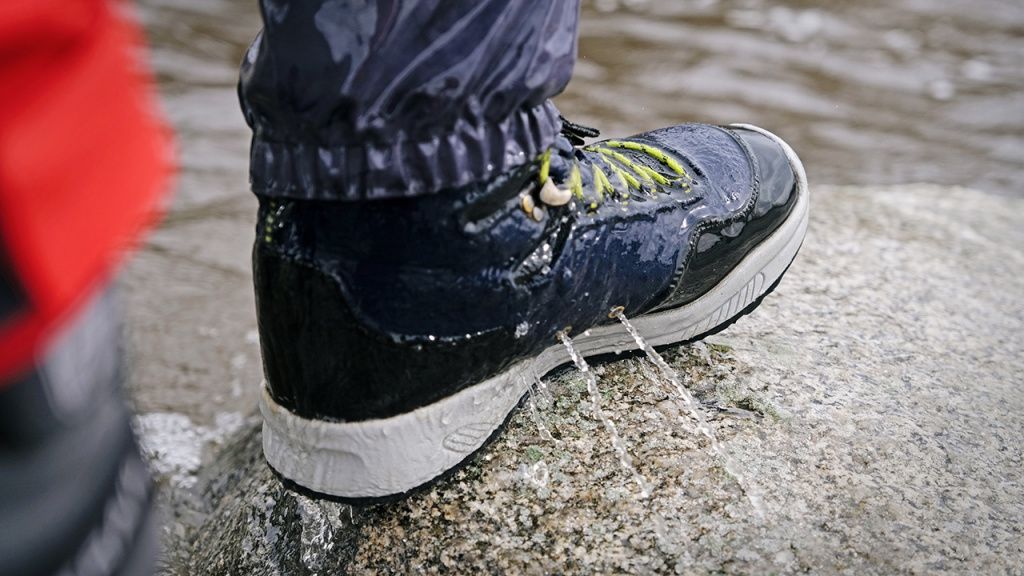 drain holes in wading boots.jpg