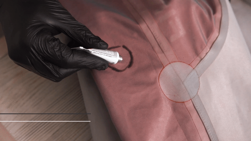 apply glue on waders