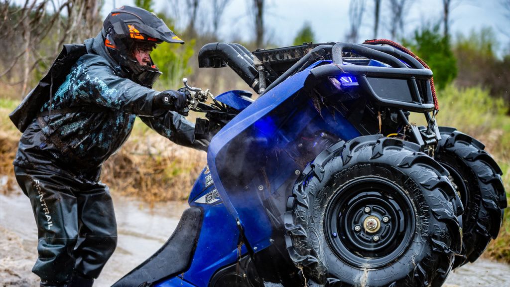 how to ride atv in mud.jpg