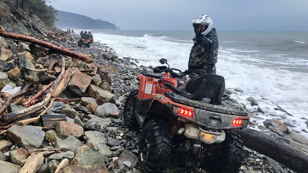 atv travel over stones